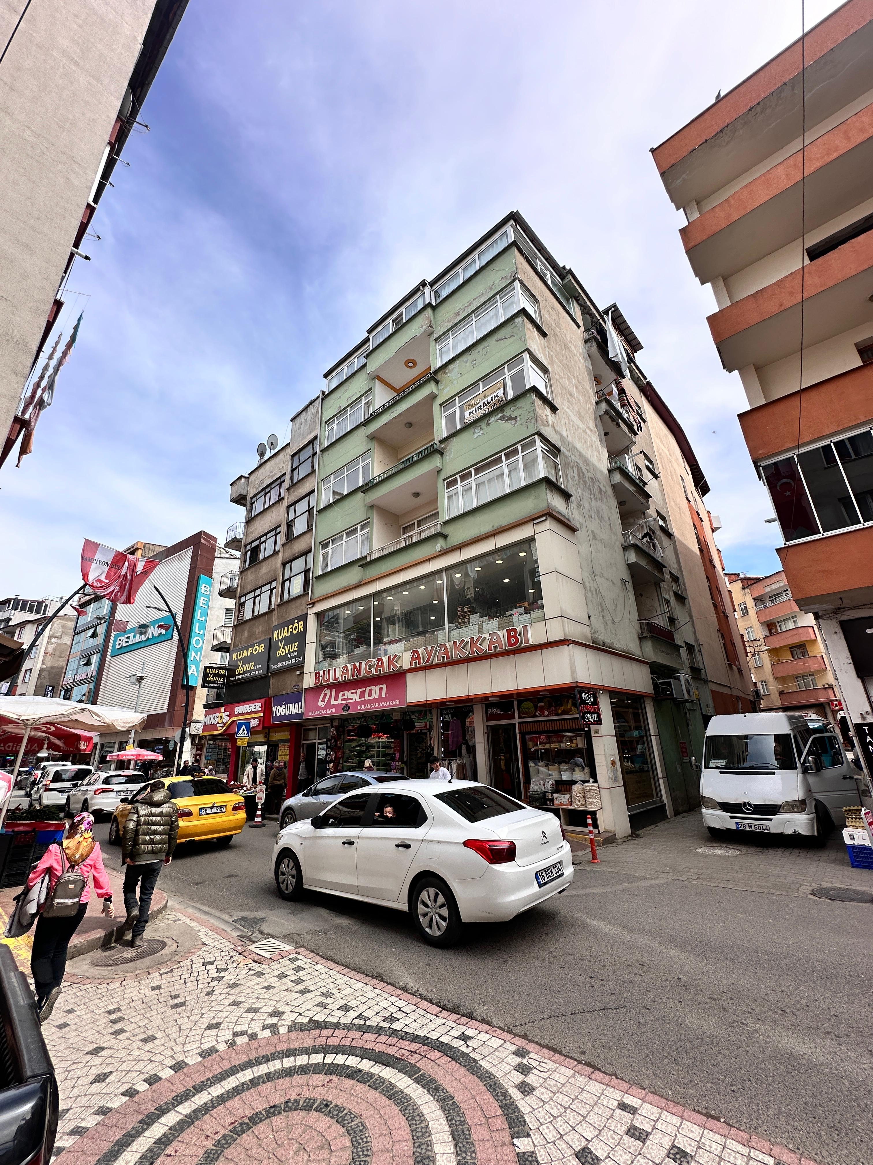 MABEL GAYRİMENKUL-İHSANİYE MAH ANA CADDE ÜZERİNDE DAİRE